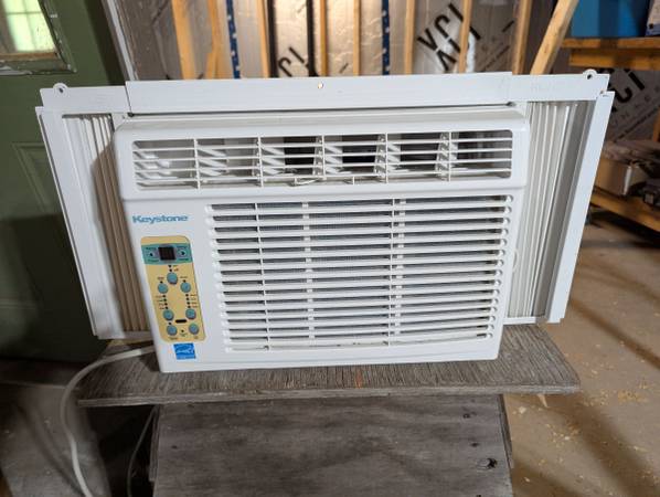 Window air conditioner Keystone 5000BTU 1