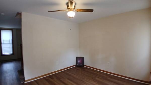 $1,349 / 3br - 3 Bedroom Townhouse (Baltimore)63694572620803121