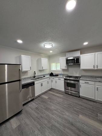 College Park Area 6mins from Airport 3/2 1