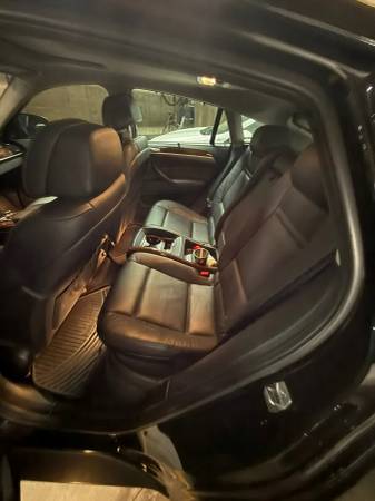 *** Luxury Sport Utility Vehicle BMW *** Excellent Condition For Sale - $12,900 (Chicago, IL)63469629398273122