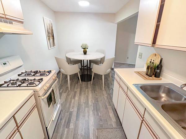 $1,390 / 2br - 905ft2 - Warm & Welcoming Apartments – Ready Before the Holidays! (6455 Zane Ave N, Brooklyn Park, MN)63990228468098120