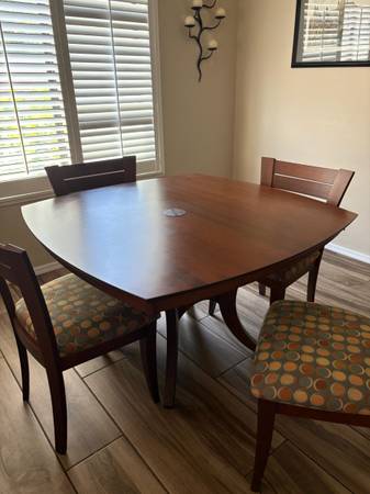 Solid wood maple table 1