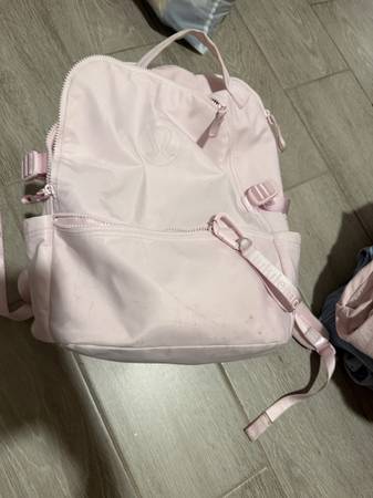 Lululemon Backpacak 1