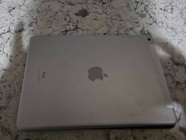 Like new condition Apple IPad 1