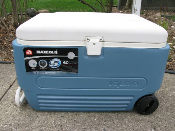 Nevera nueva más fría Igloo Maxcold 60 con ruedas - $50 (Waukesha)63470635496449121
