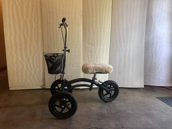 Knee scooter 1