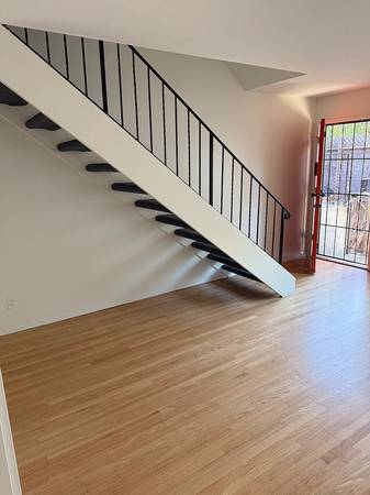 $2,440 / 2br - 750ft2 - Beautiful 2 BR, 1.5 Bath townhome (berkeley)64000753983745124