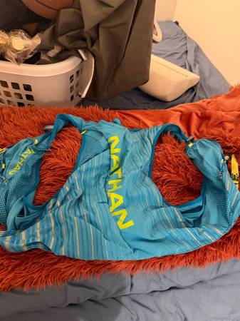 Nathan Pinnacle 12L Running Vest with 1.6L Water Bladder Included 1