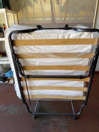 Roll-away beds 1