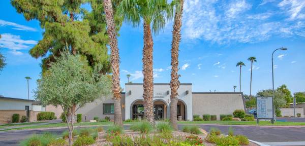 $1,151 / 1br - 700ft2 - CARPORT PARKING & A BACKYARD COME WITH THIS ONE-BEDROOM APARTMENT (Page)64020364163713124
