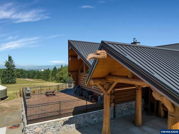 $1,495,000 / 4br - 4960ft2 - $1,495,000 / 4 br. - 4,960 sq ft. Gorgeous Custom Log Home w/ Acreage (Monroe)63624668974851122