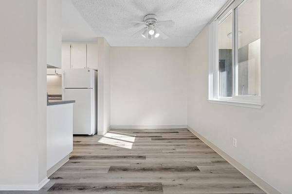$3,005 / 3br - 1065ft2 - Assigned parking, 8 convenient laundry care centers (San Diego, Poway, Penasquitos, Mira Mesa, Scripps Ranch)63663871789569123