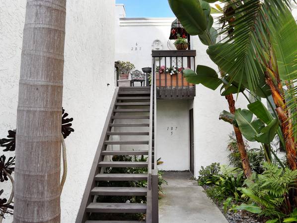 $2,950 / 1br - Vaulted Ceiling, W/D Included & More in 1 Bed Apt - Close to Beach (Carlsbad Village)63775675608451122