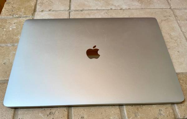 2019 MacBook Pro 15-inch i9 / 32GB RAM / 512GB SSD - computers