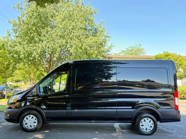 2022 Ford Transit 250 - Photo 2