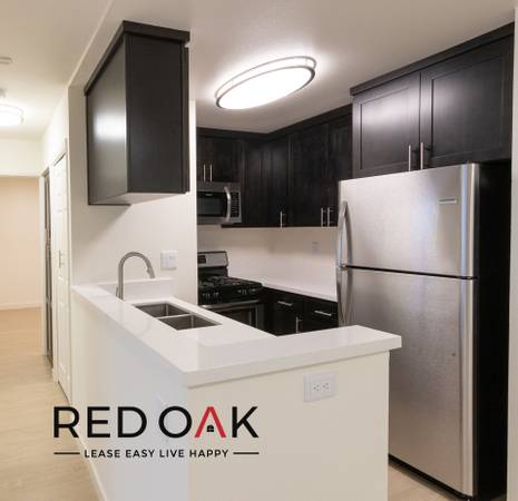 $1,325 / 189ft2 - Chic Furnished Suite w/ In‑Unit Laundry + Fantastic Pool! (Northridge)63953073599363123