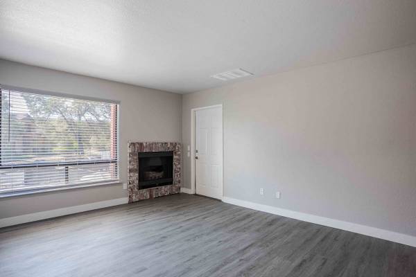 2 Bed, Open Kitchens, Close to 65 & I-80 1