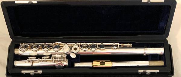 Gemeinhardt Flute Collection (730) [MSRP $900] 1