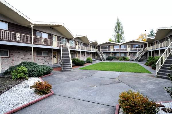 $1,750 / 2br - Don't miss out! Incredible move in deal on this 2 bed 1 bath! (Shoreline)63688586628483121