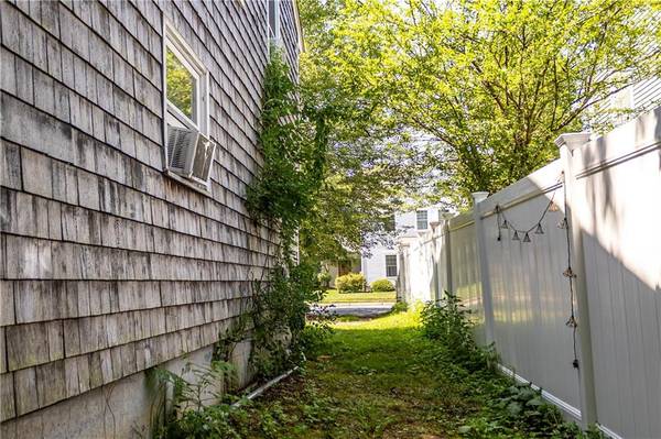 $375,000 / 3br - 1244ft2 - Home in Warwick for Sale! (94 Waverly Street)64002829469057124