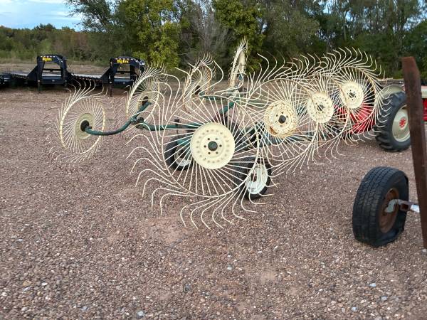 8 Wheel Hay Rake 1