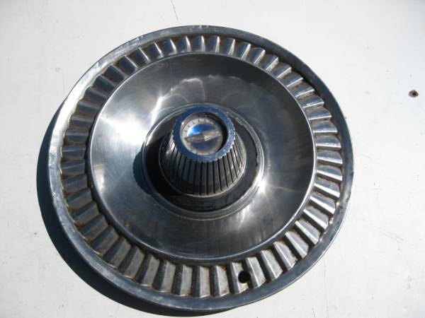 1964 FORD HUBCAPS 1