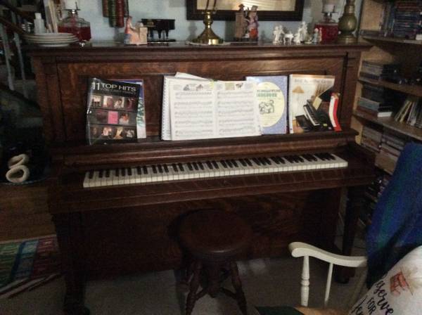 Eilers upright piano 1