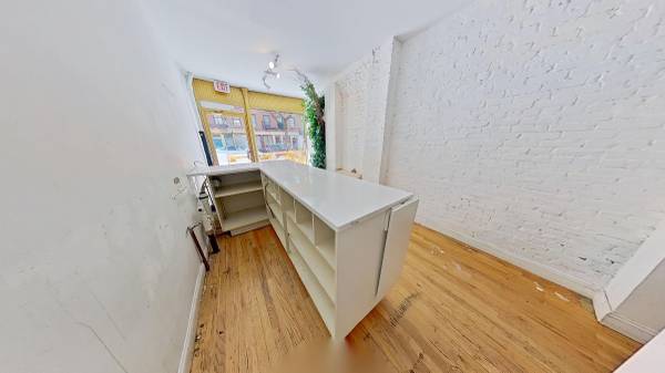 $6,000 / 600ft2 - !!!amazing location east village cafe/coffee Retail Prime !!! (East Village)63862610072707124