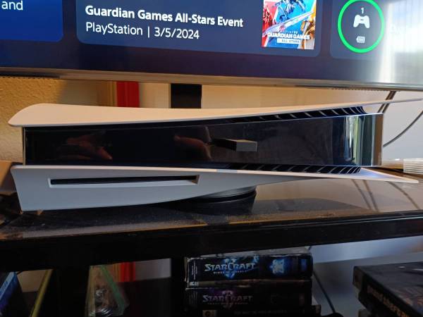 PS5 disc version + headset + charging dock 1