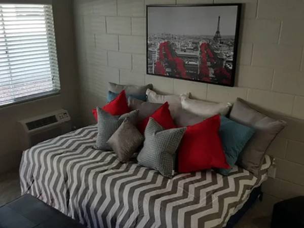$799 / 275ft2 - Studio 1ba, Cable Ready, Utilities Paid (1521 Casino Center Blvd., Las Vegas, NV)63907028185090122