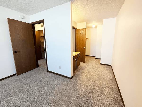$1,180 / 2br - 1100ft2 - Fall into a Beautiful Apartment at Park Meadows (Close to Hwy 23 and Hwy 15)63988652155394123