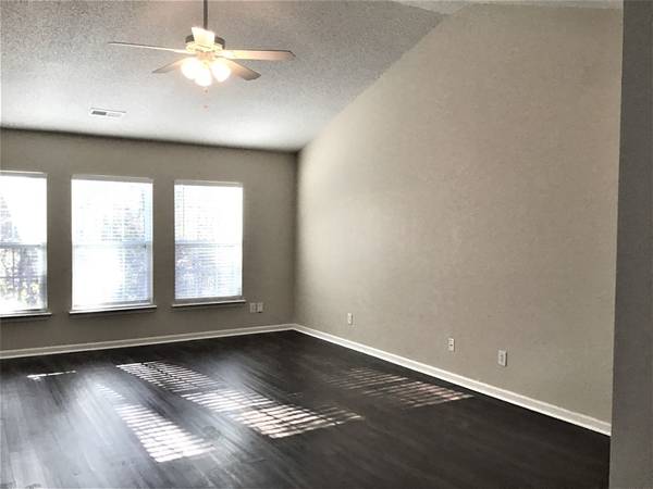 $1,275 / 4br - 1600ft2 - Bright and Modern 4-Bedroom, 2-Bath Home in a Convenient Location (Ladson, SC)64015946800515124
