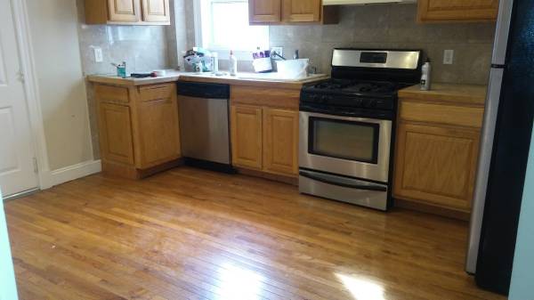 $3,200 / 3br - 1100ft2 - !!!Spacious 3 bed apartment close to Shawmut & Ashmont stations!!! (Dorchester)63951007615106123
