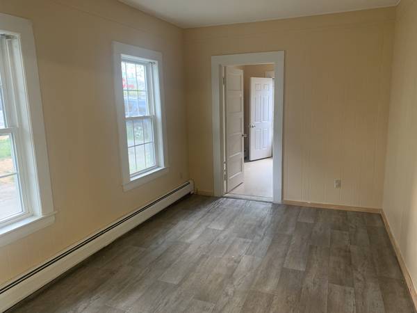 $1,750 / 2br - All UTILITIES INCLUDED- You only pay Electric (Somersworth)63931787584770121