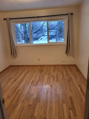 $800 / 1br - 130ft2 - Room in a beautiful 3-bedroom apartment (Cheney Lake Area)63991793166850122