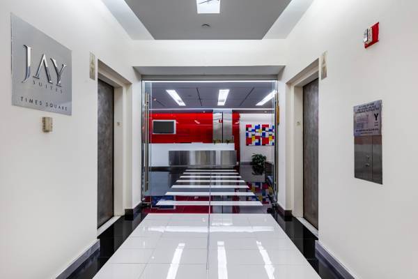 $7,850 Terrific Team Room Space with Huge Windows Move in ASAP (41st and Broadway)63689807360003123