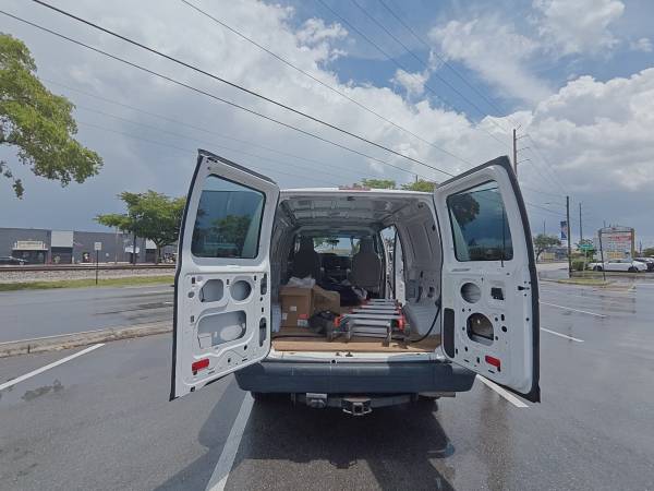 2012 Ford E-250 - Photo 13