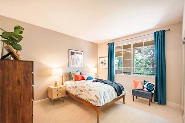 $3,236 / 2br - 987ft2 - Fire Pit, Microwave, 2/BD 2/BA (11760 Westview Pkwy, San Diego, CA)63657243012355123