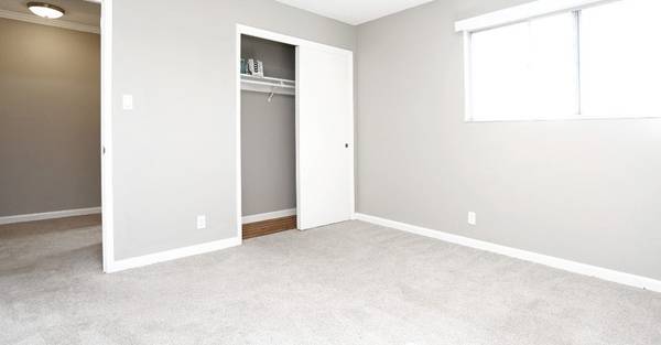 $2,599 / 2br - 918ft2 - Renovated Interiors*, Stacked W/D, 1/2 Month Free (hayward / castro valley)63847331024131121