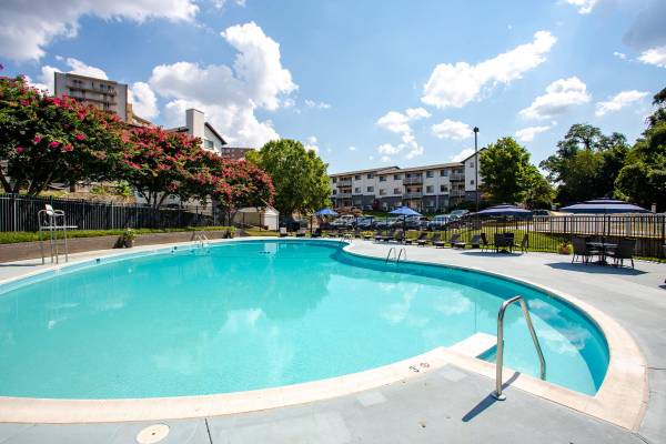 $2,130 / 2br - 925ft2 - Fácil acceso a autopistas, ubicado en Alexandria!, 2/BD 1/BA (4820 Kenmore Avenue, Alexandria, VA)63896154474754120