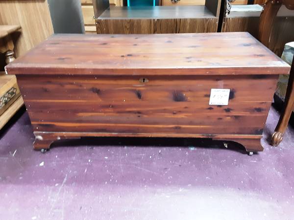 Cedar Chest 10456 1