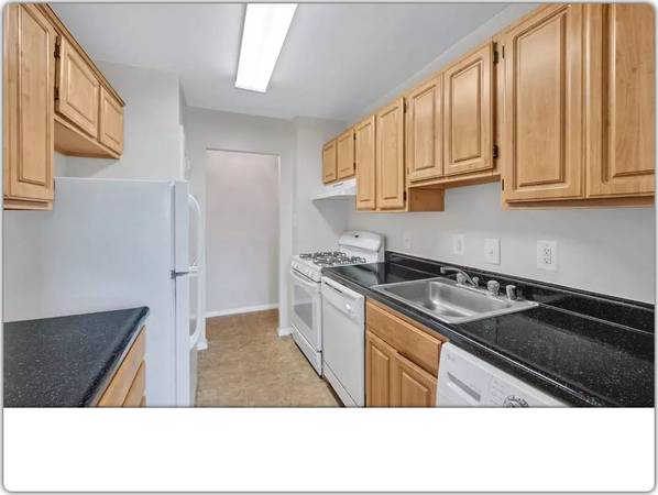 $1,705 / 2br - 1000ft2 - It's a great life in the city of Bladensburg! 2 BD / 1.5 BA! (Bladensburg - Bladensburg Waterfront Park)63896154219907120