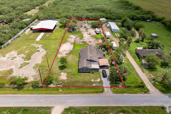 $229,000 / 2480ft2 - 3 Bedroom Home Sitting on 1 Acre of Land (Alamo)64199312838531120
