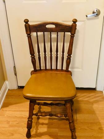 Solid wood vintage chair 1