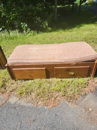 Single size wooden bed 1
