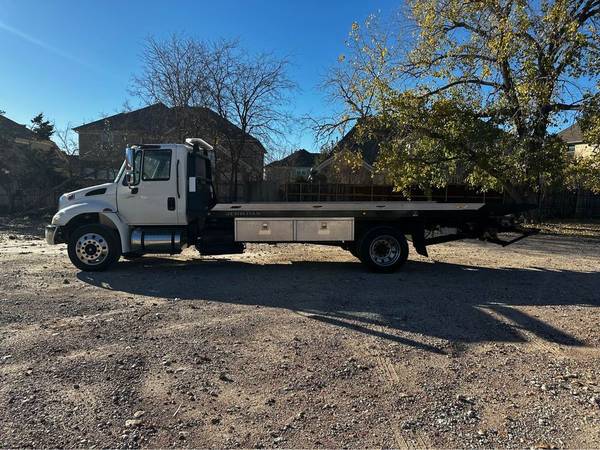 2011 International 4300 - Photo 8