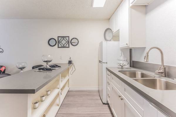 $999 / 2br - 650ft2 - 🏠 Welcome Home to University Gardens! 🏠 (Las Vegas)63907026356867123