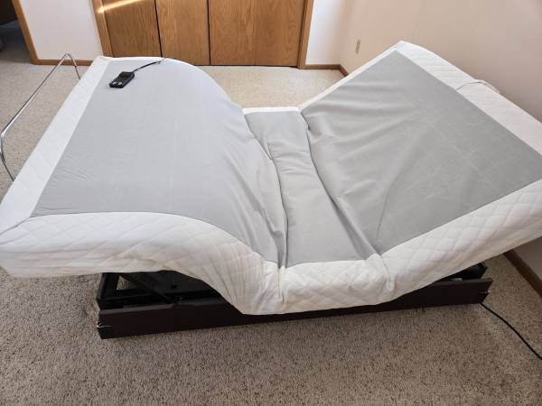 Adjustable bed like new 1