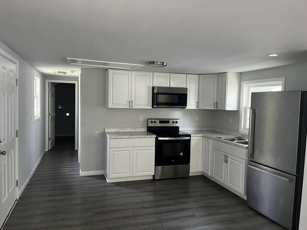 $1600.00 / 3br - 1500ft2 - Spacious 3BR, 2BA home with large kitchen, gated yard, family room & s63861960308609121