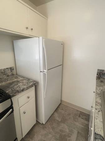 Controlled Access/Gated, Cable Ready, Refrigerator 1